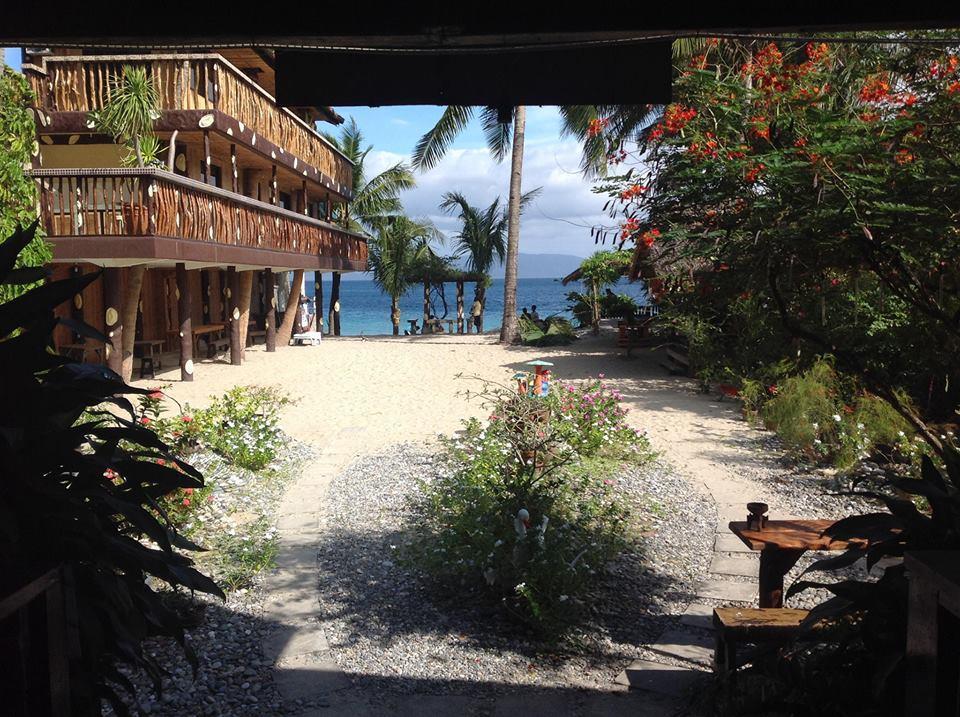 Bamboo House Beach Lodge & Restaurant Puerto Galera Exteriér fotografie