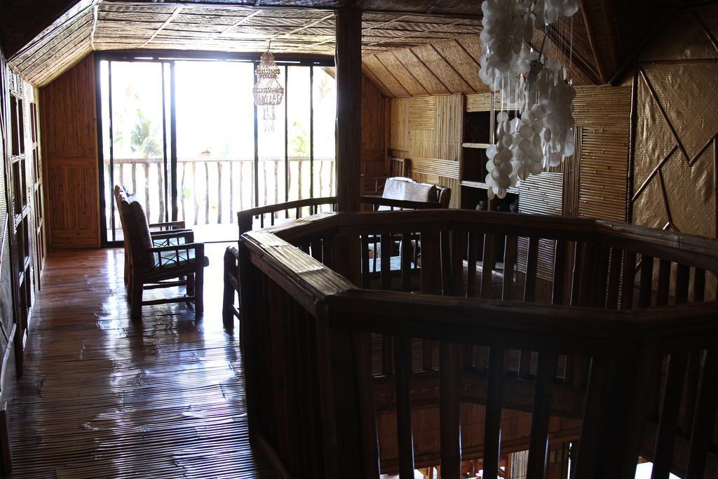 Bamboo House Beach Lodge & Restaurant Puerto Galera Exteriér fotografie