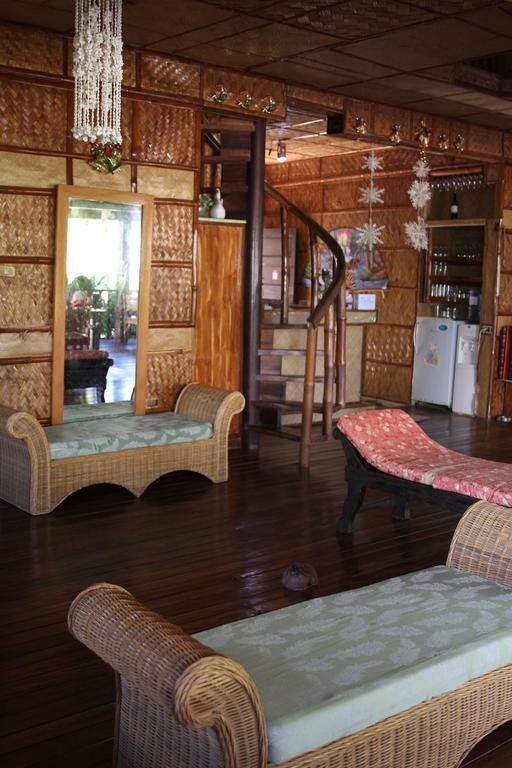 Bamboo House Beach Lodge & Restaurant Puerto Galera Exteriér fotografie