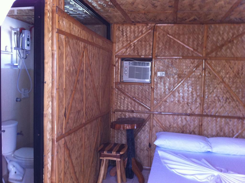 Bamboo House Beach Lodge & Restaurant Puerto Galera Exteriér fotografie